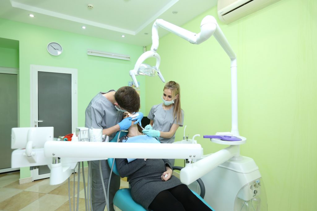 Siamo la clinica dentale Sanelen DENT